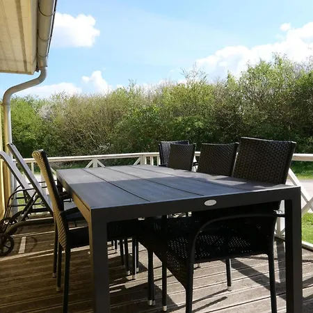 Vakantiehuis With Sunny Terrace