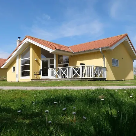 With Sunny Terrace Vakantiehuis