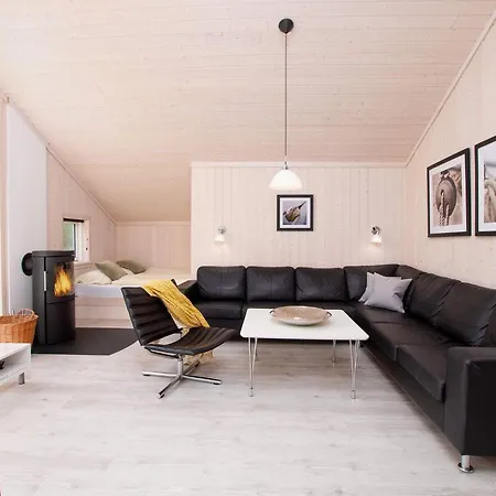 Vakantiehuis With Sunny Terrace *